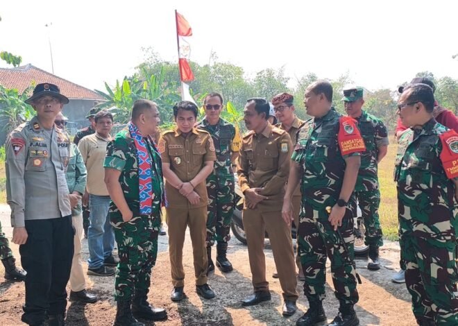 Pastikan Program Berjalan Optimal, Brigjen TNI Yohanes Toar Pioh Cek Pelaksanaan TMMD ke-129 di Desa Luwung Kencana