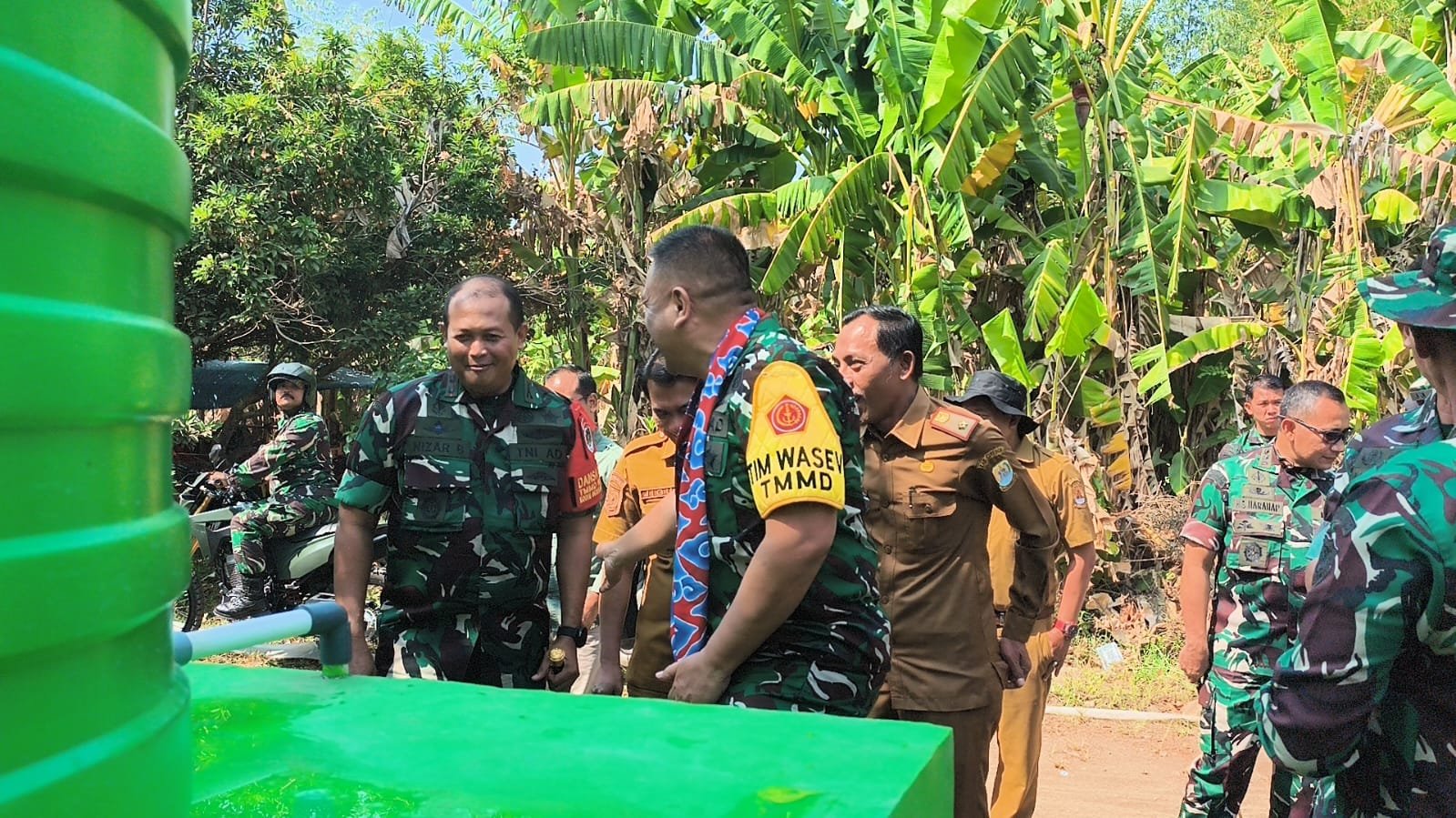 Evaluasi Pelaksanaan TMMD ke-129, Brigjen TNI Yohanes Toar Pioh Tinjau Sasaran Fisik dan Nonfisik di Cirebon