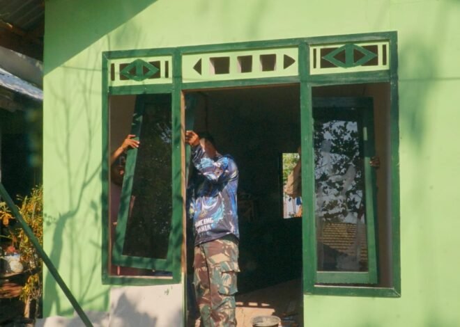 Satgas TMMD dan Warga Bersatu, Pemasangan Pintu dan Jendela Perkuat Hunian Layak bagi Masyarakat