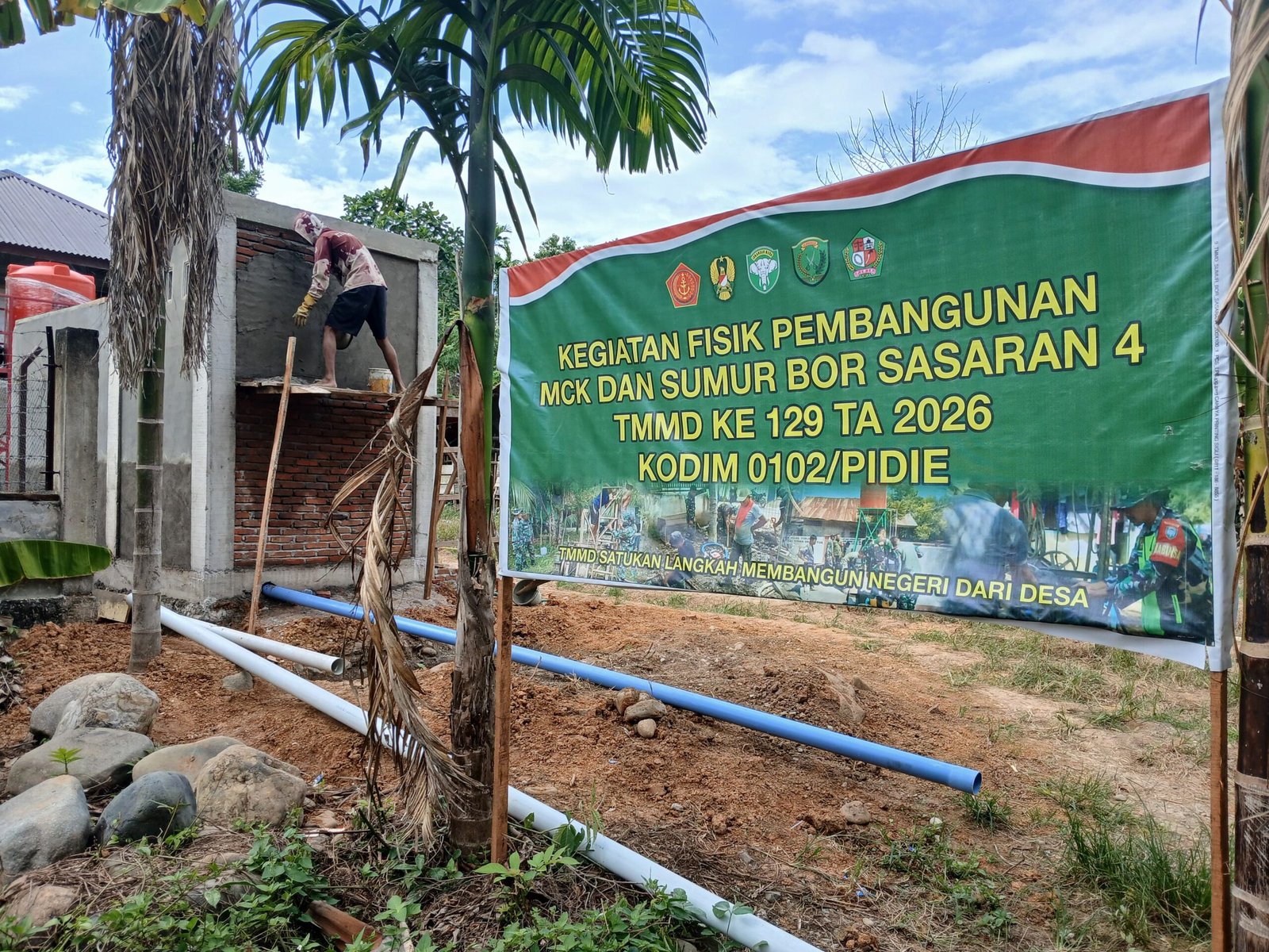 Progres MCK TMMD Ke-129 Kodim 0102/Pidie Tembus 50 Persen, Tahap Finishing Dinding Mulai Dikerjakan