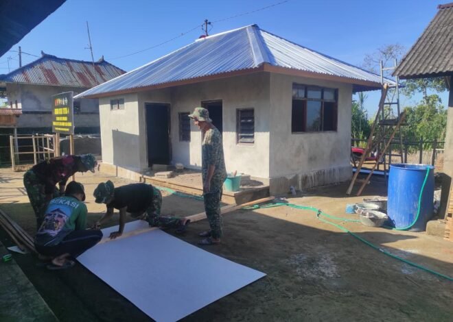 Satgas TMMD dan Warga Gotong Royong Pasang Plafon Kalsiboard Rumah Ni Nengah Madri