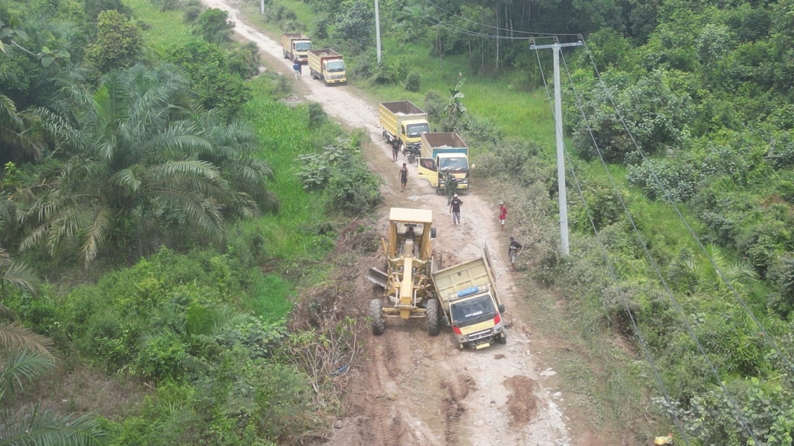 Satgas TMMD ke-129 Kodim 0313/KPR Tingkatkan Akses Jalan di Pangkalan Terap