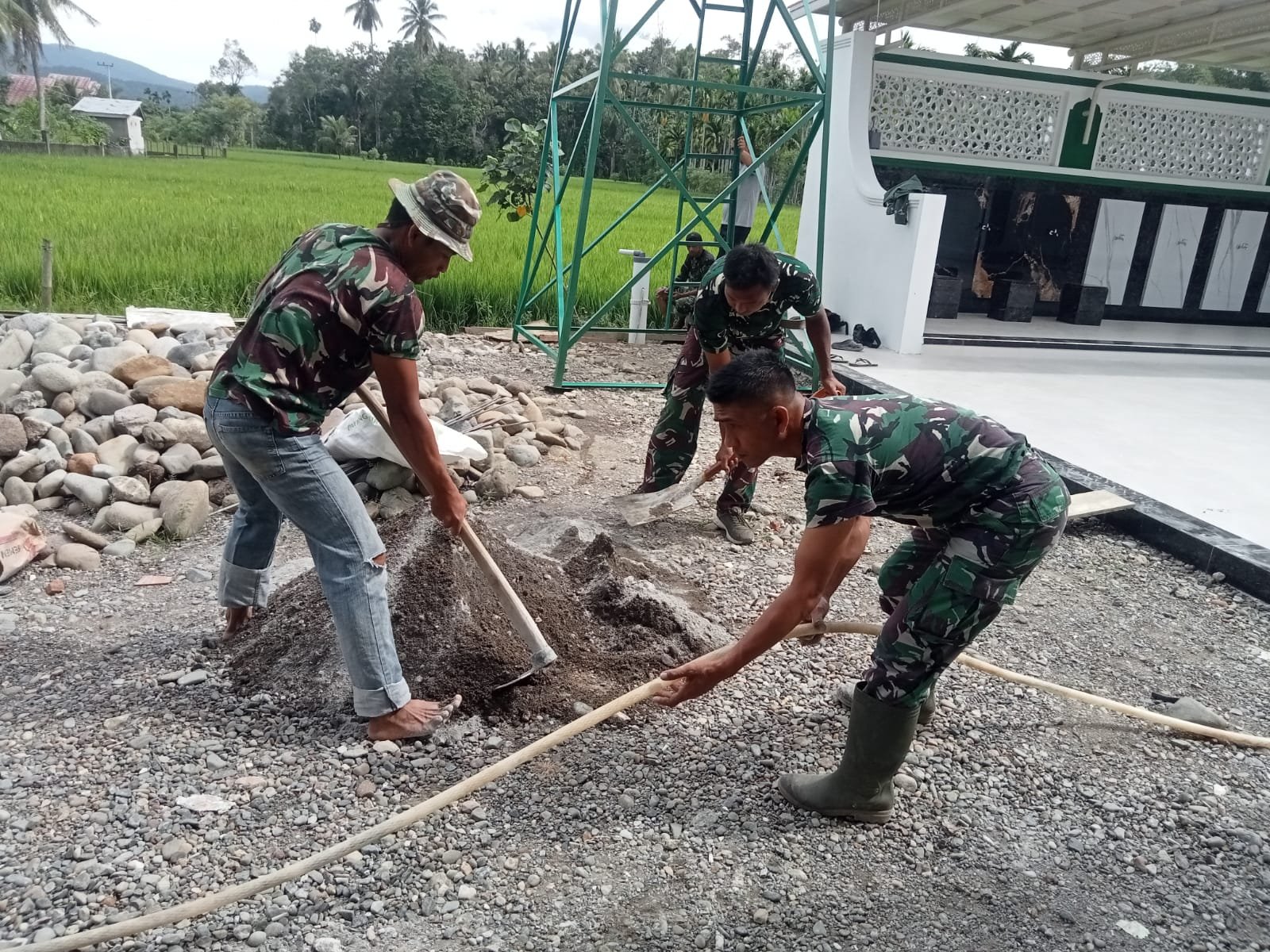 TMMD Ke-129 Kodim 0102/Pidie Hadirkan Fasilitas Wudhu Layak untuk Tingkatkan Kenyamanan Jamaah