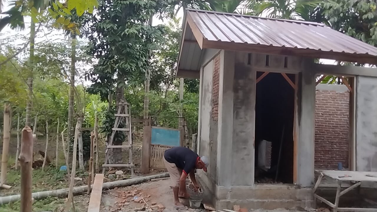Pembangunan MCK TMMD Ke-129 Kodim 0102/Pidie Capai 65 Persen, Satgas Kebut Tahap Finishing