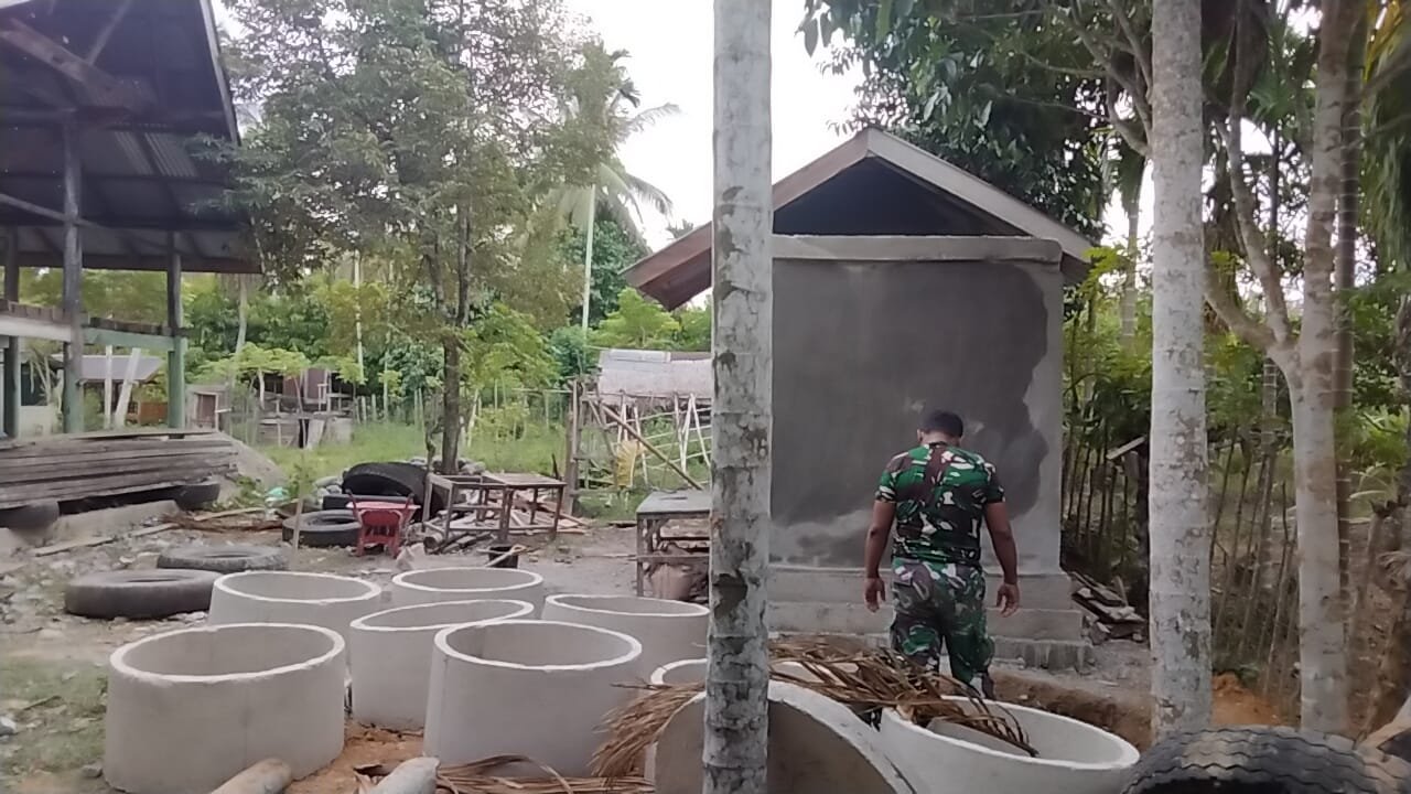 Satgas TMMD dan Warga Percepat Pembangunan MCK Demi Tingkatkan Kesehatan Lingkungan