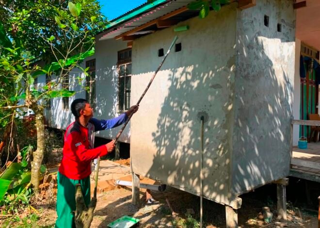 Wujud Nyata, Satgas TMMD Regtas Ke-129 Kodim 1206/Psb Kejar Target Penyelesaian MCK di Gereja Santo Mikael Desa Belatung