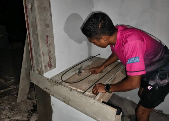 Kokohkan Dasar Hunian, Satgas TMMD Bangka Kebutan Pengecoran Lantai RTLH Ibu Rodiah