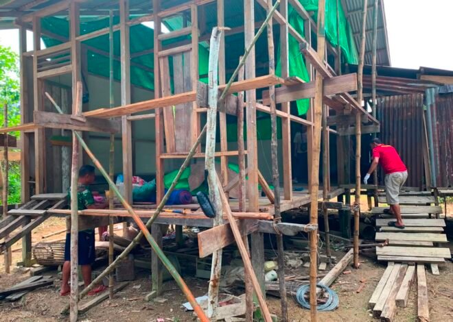 Wujudkan Hunian Layak di Dusun Pala Pintas, Satgas TMMD Regtas Ke-129 Kodim 1206/Putussibau Kerjakan RTLH Sasaran Ke-III