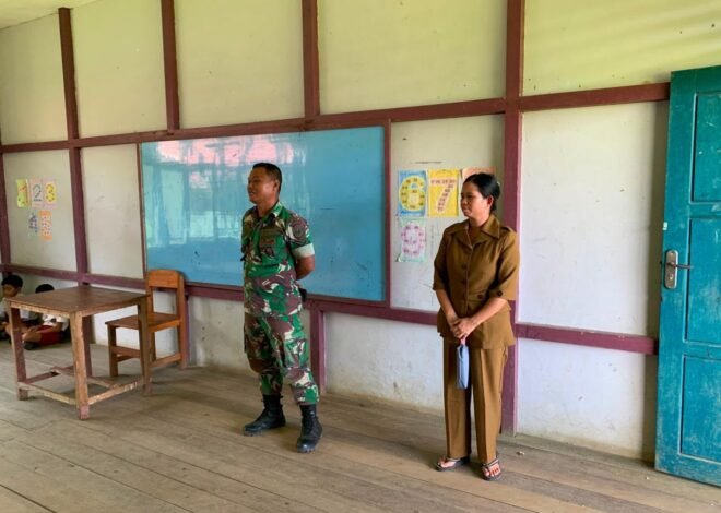 Tanamkan Cinta Tanah Air Sejak Dini, Satgas TMMD ke-129 Kodim 1206/Putussibau Berikan Wawasan Kebangsaan kepada Siswa SDN 04 Belatung.