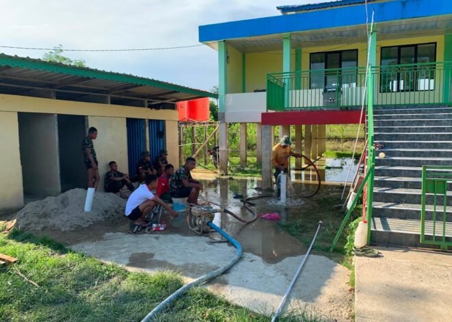 Anggota Satgas TMMD Ke-129 Kodim 1206/Putussibau Bangun Sumur Bor di Tempat Ibadah Desa Ulak Pauk