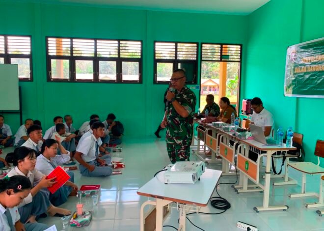 Perkuat Karakter Generasi Muda, Pasiter Kodim 1206/Putussibau Berikan Penyuluhan di SMAN 1 Martinus