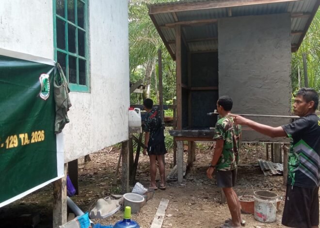Masuki Tahap Plester, Pembangunan MCK di Gereja Santo Fransiskus Xaverius Ulak Pauk oleh Satgas TMMD Reguler ke-129 Kodim 1206/Putussibau Sebentar Lagi Rampung