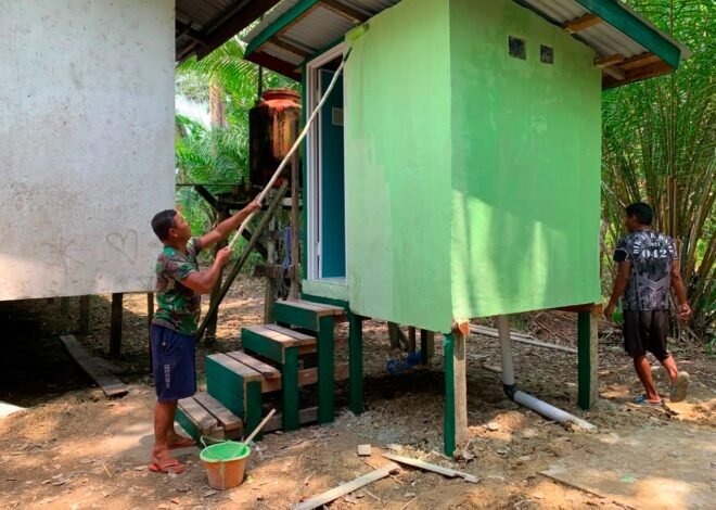 Dukung Lingkungan Bersih dan Sehat, Satgas TMMD Ke-129 Kodim 1206/Putussibau Rampungkan MCK Gereja Santo Fransiskus Xaverius