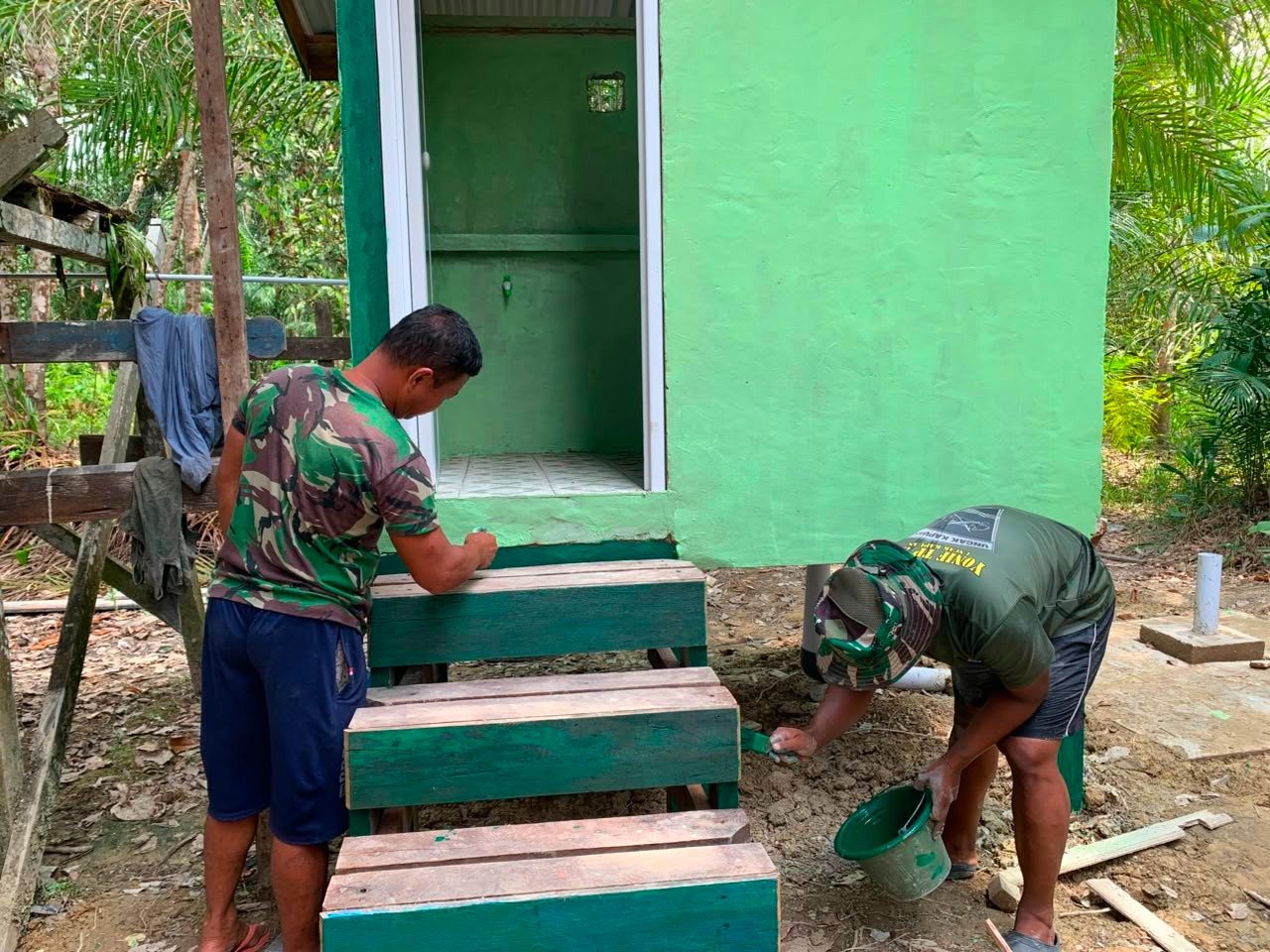 Tak Sekadar Bangun Fasilitas, Satgas TMMD Ke-129 Kodim 1206/Putussibau Hadir Penuhi Kebutuhan Masyarakat Desa Ulak Pauk