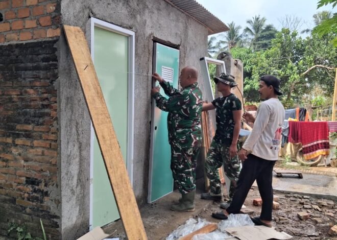 Lengkapi Privasi MCK, Satgas TMMD Kodim 0412/LU Rampungkan Pemasangan Pintu di Desa Baru Raharja