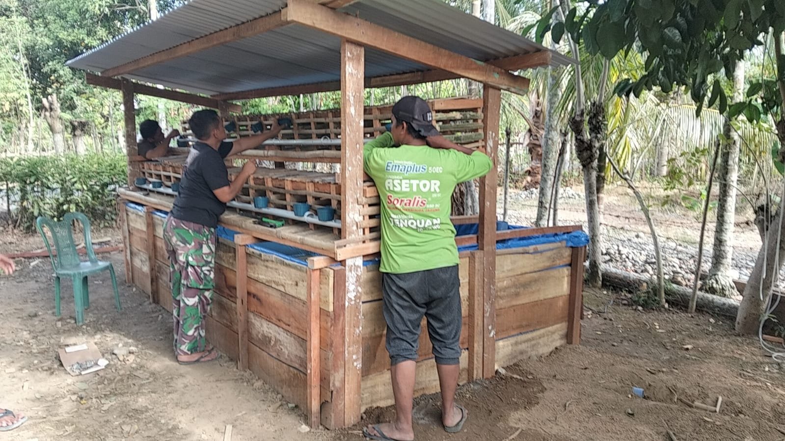 Tak Hanya Bedah Rumah, TMMD ke-129 Bekali Nyak Ubit Sarana Usaha dari Halaman Rumah