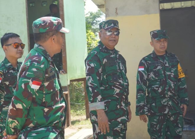 Tak Sekadar Meninjau, Brigjen TNI Aldrin Ali Bahasoan Berdialog Langsung dengan Warga di Lokasi TMMD