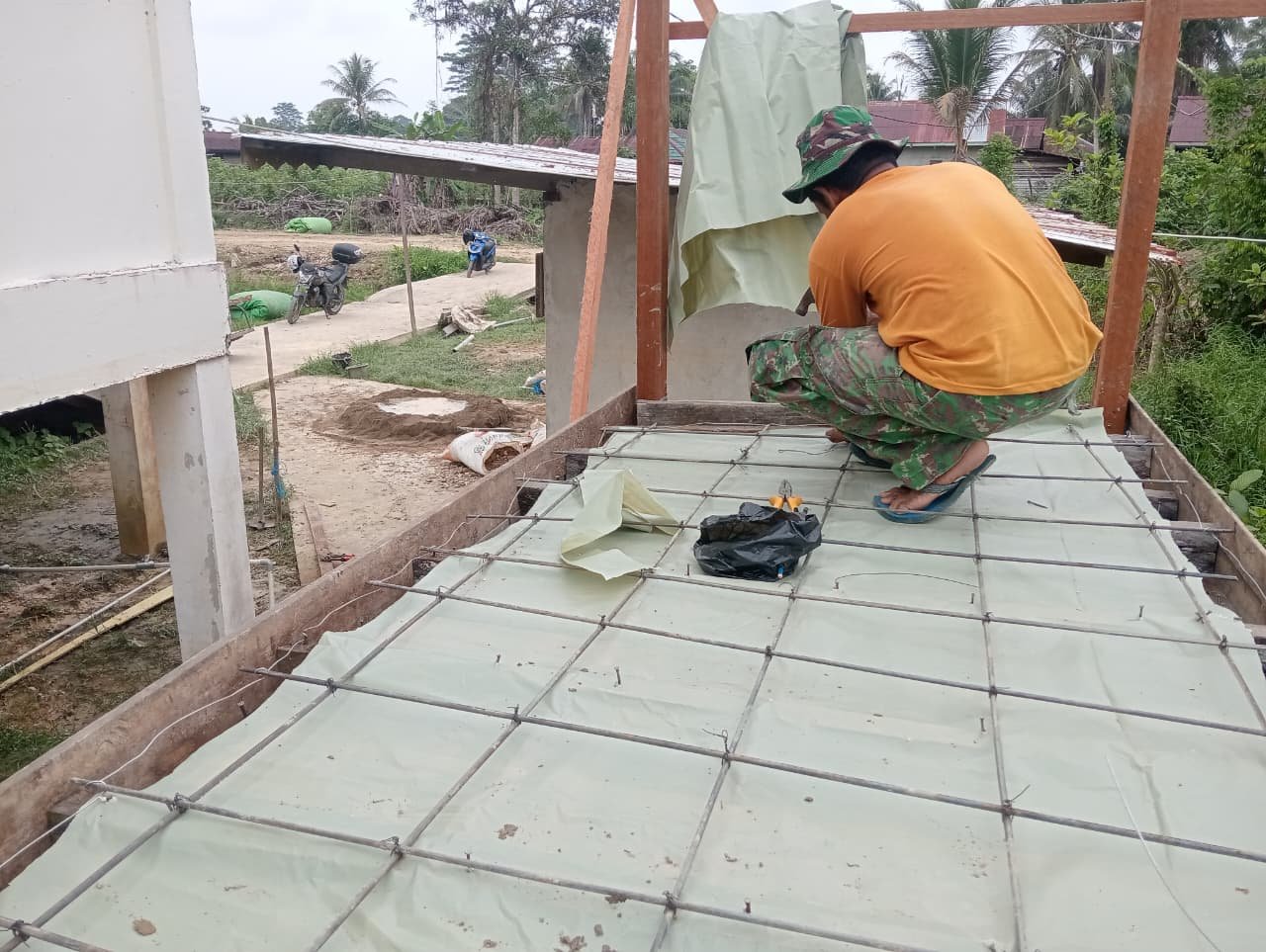 Bukan Sekadar Cor Beton, Satgas TMMD Ke-129 Bangun Tandon Air untuk Manfaat Jangka Panjang Warga