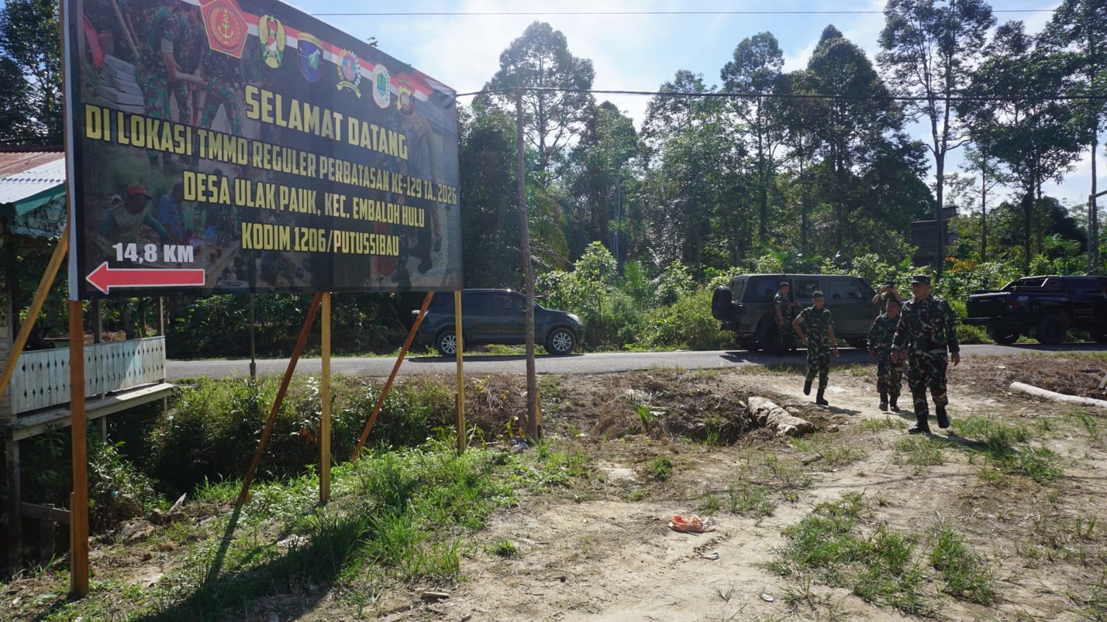 Danrem 121/Abw Pererat Kemanunggalan TNI-Rakyat Lewat Tali Asih di Ulak Pauk