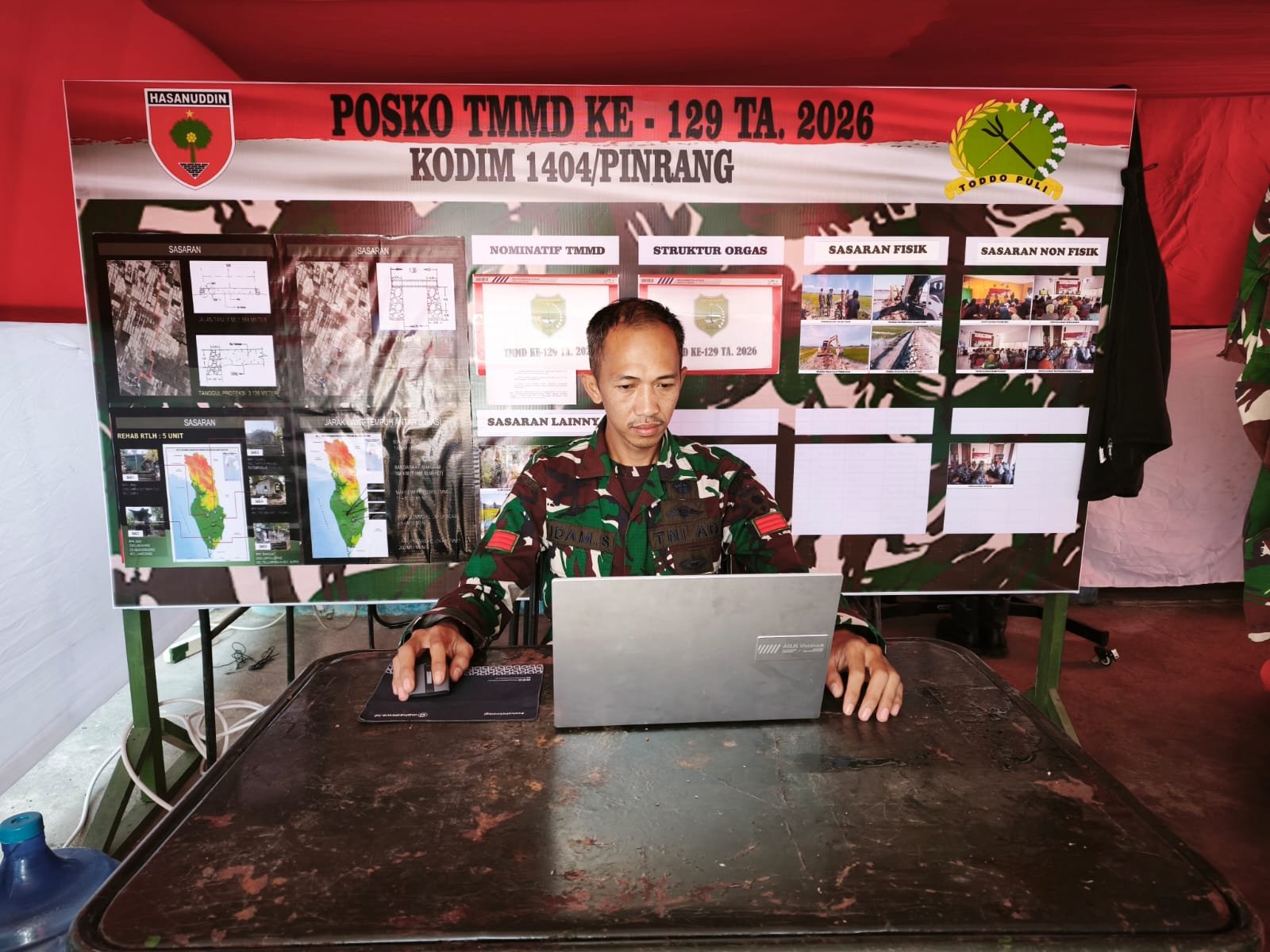 Di Balik Sukses Publikasi TMMD, Praka Idam Jadi Operator Laptop Andalan Satgas TMMD Ke-129 Kodim 1404/Pinrang