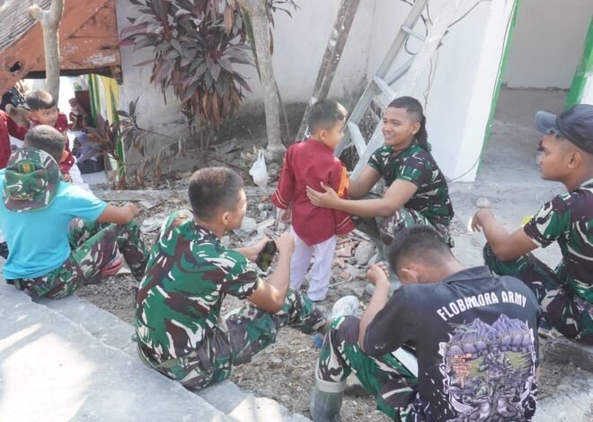 Lepas Penat di Sela Pengerjaan Fisik, Serunya Anggota Satgas TMMD 129 Unjuk Kelincahan Bermain Bersama Anak-Anak TK Desa Tlemang