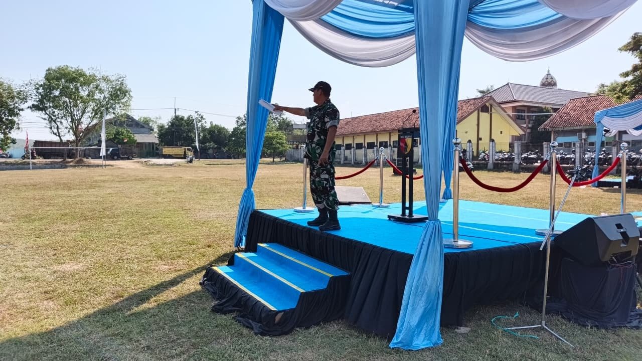Matangkan Kesiapan Tata Upacara Militer, Kapten Kav Sumaji Pimpin Gladi Kader Penutupan TMMD 129 Kodim 0812/Lamongan