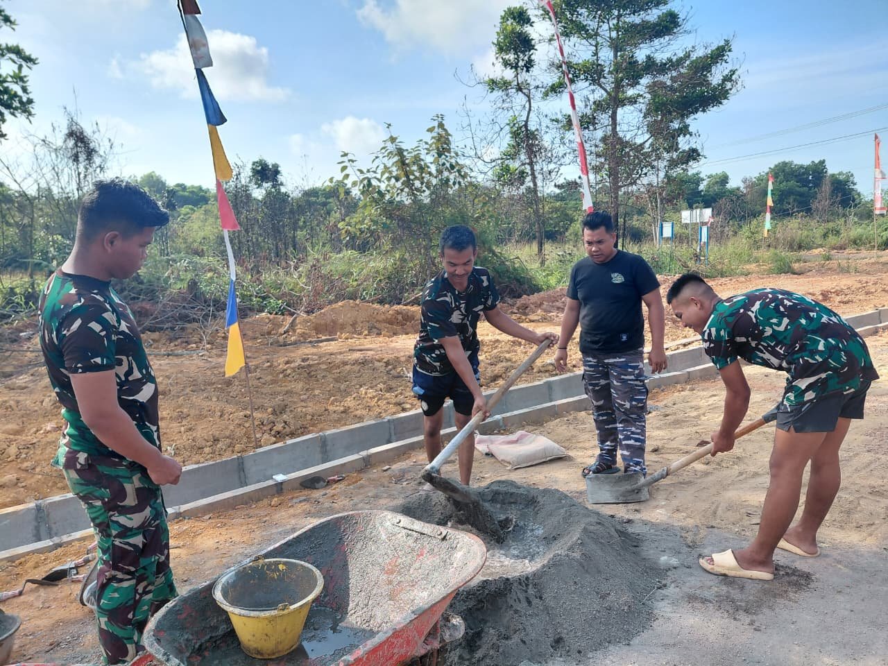 TMMD Ke-129 Hadirkan Akses Jalan Lebih Layak di Lingkungan SDIT dan SMPIT An-Nahl Sri Kuala Lobam