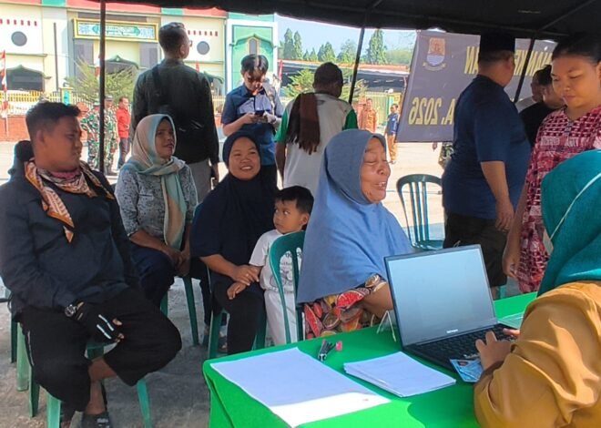 Peduli Kesehatan Masyarakat, TMMD ke-129 Kodim 0620/Kabupaten Cirebon Gandeng Puskesmas Bunder Gelar Pengobatan Gratis