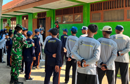 Satgas TMMD 129 Bojonegoro Tanamkan Disiplin, Cinta Tanah Air Melalui Pelatihan PBB Siswa SMP Satu Atap Kesongo