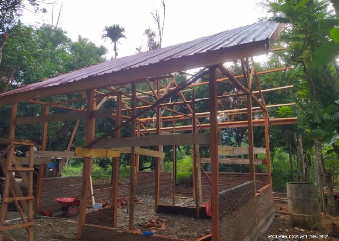 Gotong Royong Satgas dan Warga Percepat Rehab Rumah Ibu Rabumah