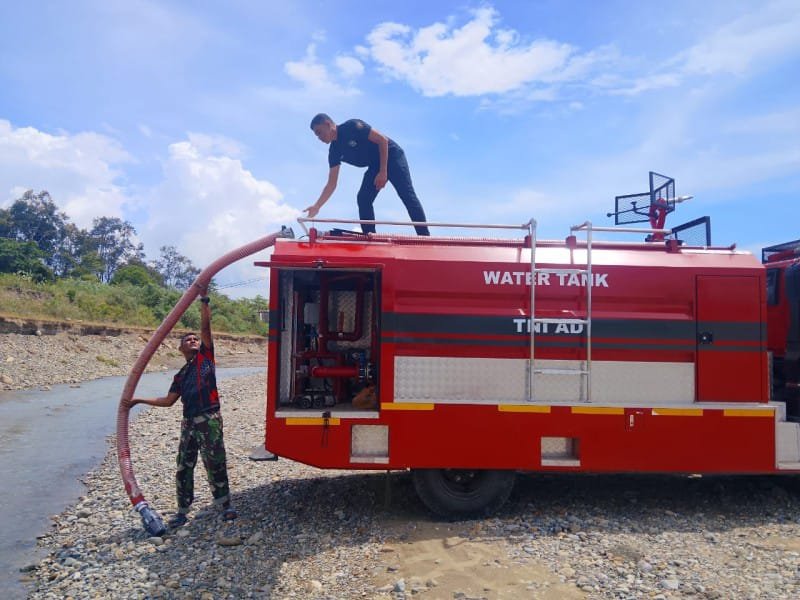 Satgas TMMD Salurkan Air Bersih, Kebutuhan Santri Dayah Babul Ula Tetap Terpenuhi