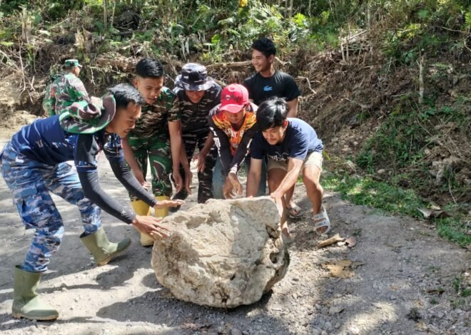 Jelang Penutupan TMMD ke-129, Satgas dan Warga Bersihkan Badan Jalan di Bontocani