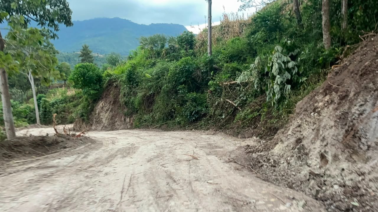 Tepat Waktu Dan Penuh Semangat, Satgas TMMD Ke 129 Selesaikan Peningkatan Jalan Penghubung Tiga Desa Di Bontocani