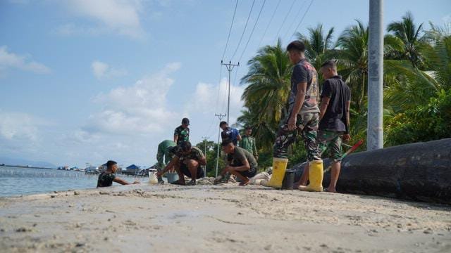 Setelah Sasaran Utama Selesai, Satgas TMMD Perkuat Sejumlah Jalan di Umbele