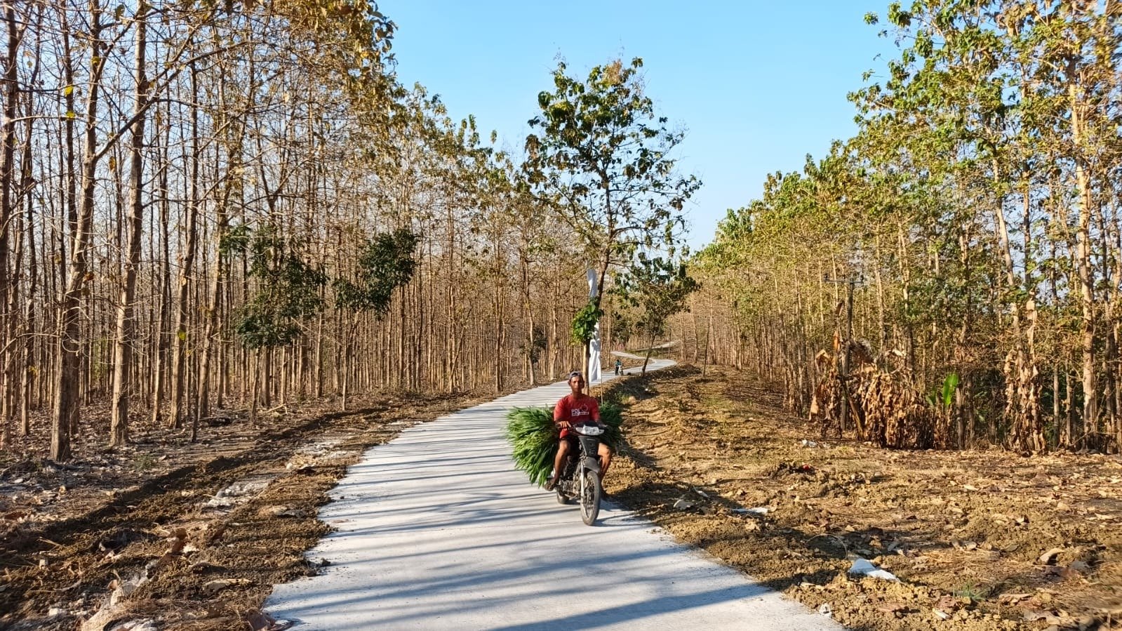 Bawa Angin Segar Kesejahteraan, Rampungnya Jalan Rabat Beton TMMD 129 Kodim 0812/Lamongan Pancarkan Kebahagiaan Tersendiri Bagi Warga Desa Tlemang