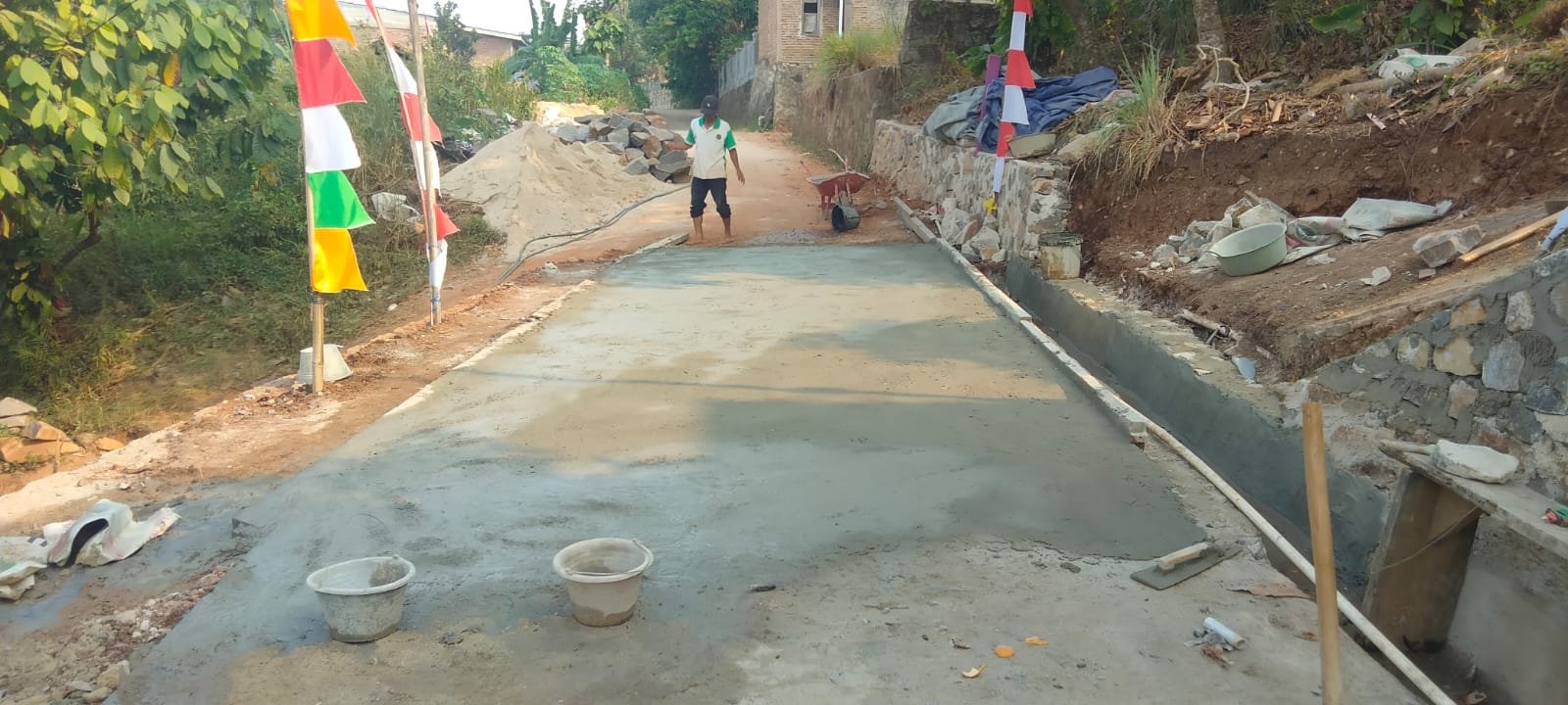 Jalan Lingkungan Diperkuat, TMMD ke-129 Buka Akses Mobilitas Warga Pinang Jaya