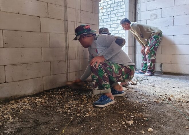 Sentuhan Halus Sang Prajurit: Presisi dan Ketulusan Satgas TMMD Ketik Kerjakan Plesterisasi Lantai Rumah Warga