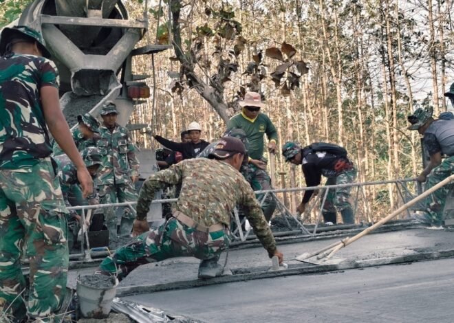 Semangat Gotong Royong TMMD 129 Kodim 0812/Lamongan Pacu Pembangunan Jalan Desa Tlemang