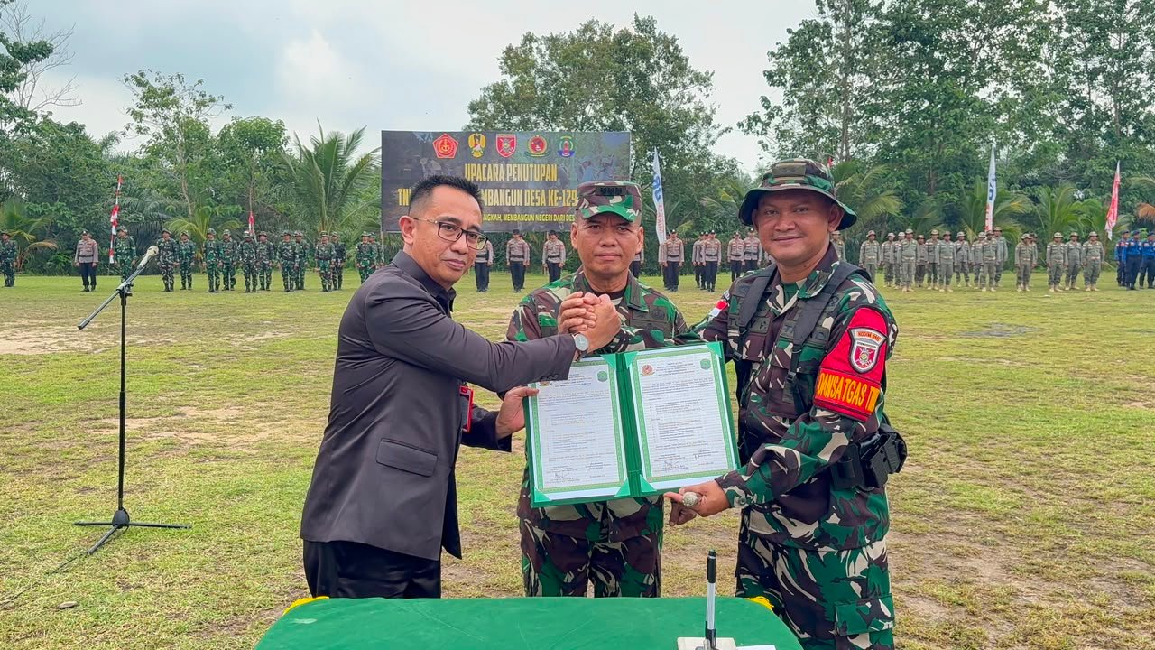 Dari Upacara hingga Tali Asih, Penutupan TMMD Ke-129 Penuh Nuansa Kemanunggalan