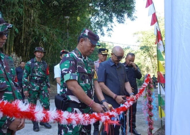 Danrem 163/Wira Satya Resmikan Jalan Rabat Beton TMMD Ke-129 di Desa Sekardadi
