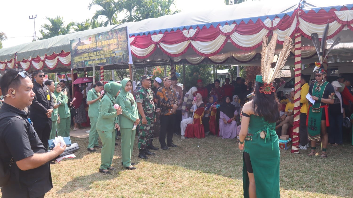 Kegiatan Kemanusiaan Akhiri TMMD Ke-129 dengan Donor Darah dan Pemeriksaan Kesehatan