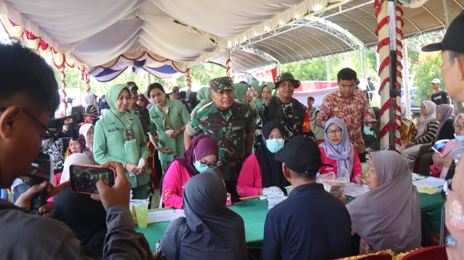 Donor Darah dan Pengobatan Gratis, Wujud Kepedulian TMMD Ke-129 untuk Warga Kapuas