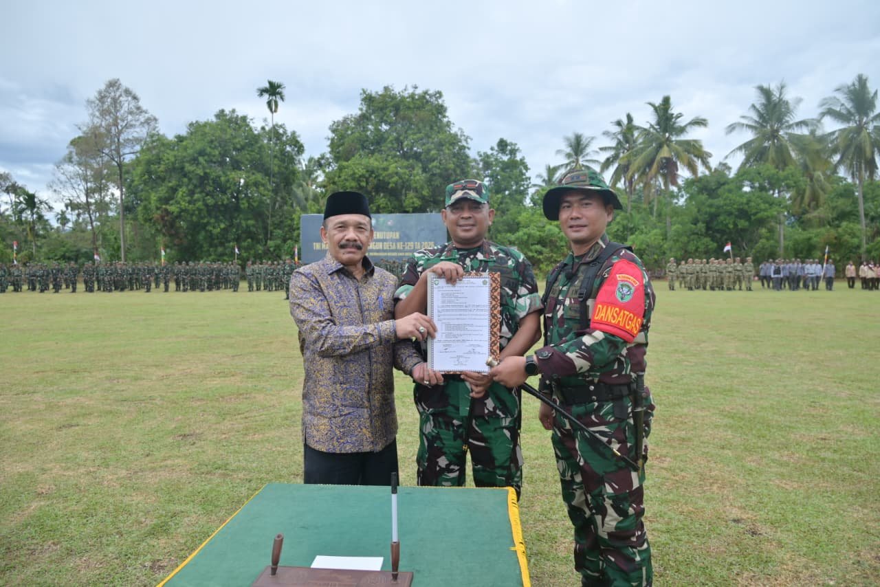 Dansatgas TMMD ke-129 Kodim 0102/Pidie Bersama Bupati Tanda Tangani Naskah Serah Terima, Seluruh Sasaran Rampung 100 Persen