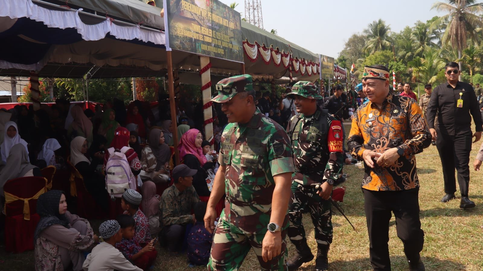 Ratusan Warga Manfaatkan Layanan KTP, Akta dan KIA di Lokasi Penutupan TMMD Ke-129