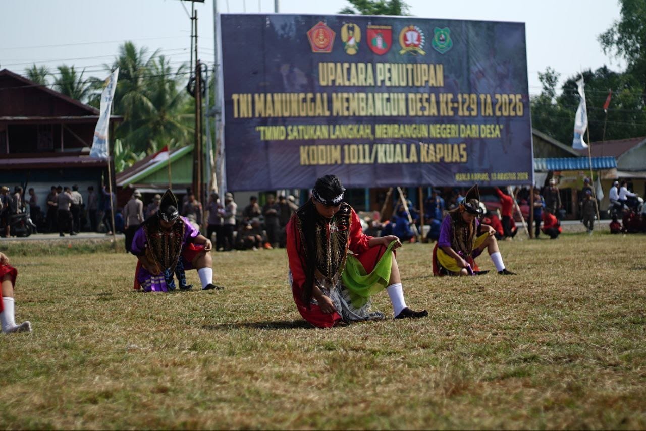 Kuda Lumping Semarakkan Penutupan TMMD Ke-129 di Kapuas