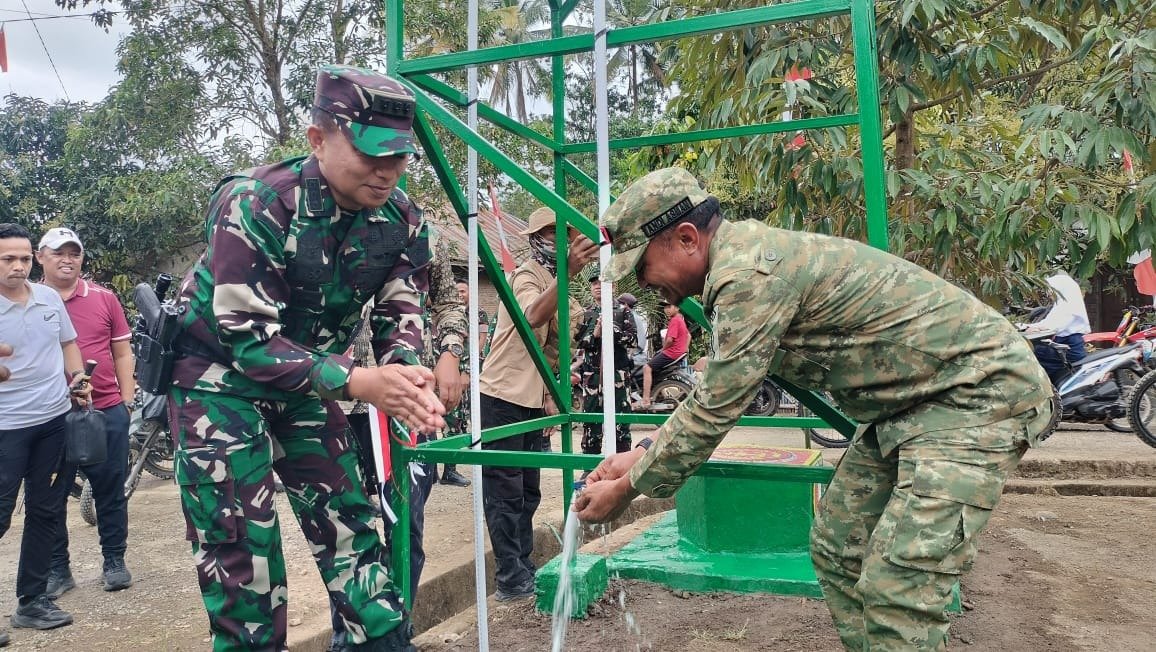 Usai Upacara Penutupan, Danrem 141/Toddopuli Beserta Rombongan Cek Langsung Hasil Pembangunan TMMD Ke 129