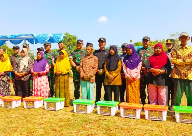 Penutupan TMMD ke-129 di Kesongo Bojonegoro Diwarnai Aksi Sosial Sembako