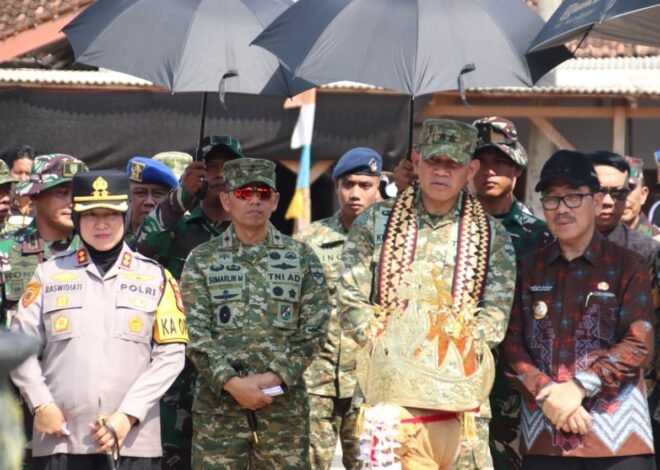 Danrem Dampingi Pangdam pada Penutupan TMMD Ke-129 Kodim 0412/LU di Sungkai Utara