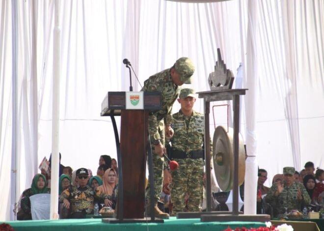 Pangdam XXI/Radin Inten Pukul Gong Tandai Penutupan TMMD ke-129 di Lampung Utara.
