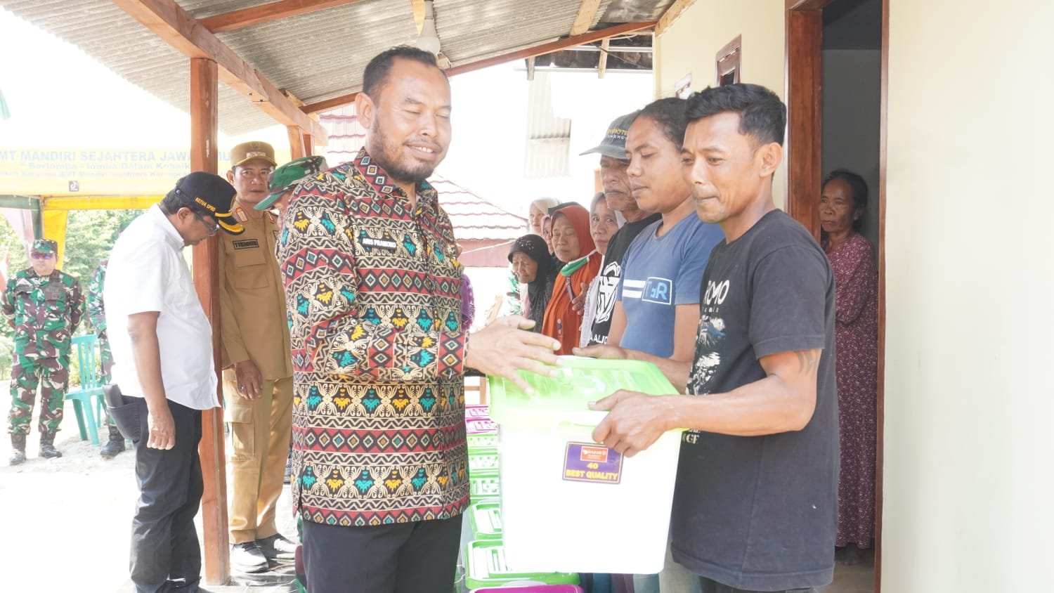 Kades Tlemang: Warga Harus Syukuri Bantuan RTLH dan Sembako TMMD 129